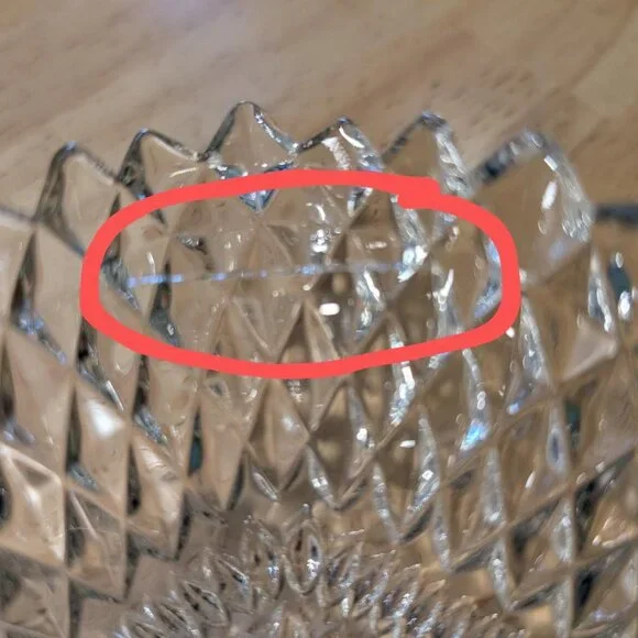 INDIANA GLASS DIAMOND POINT SCALLOPED EDGE BOWL - Picture 4 of 8